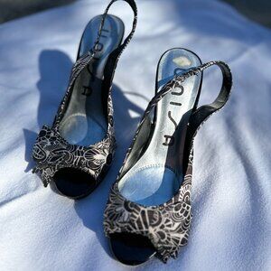 Unisa black and white sling back 3" heels 8.5M